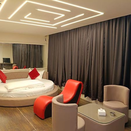 Aundh Elite Stay Пюн Екстериор снимка