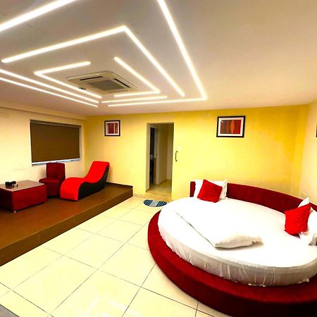 Aundh Elite Stay Пюн Екстериор снимка