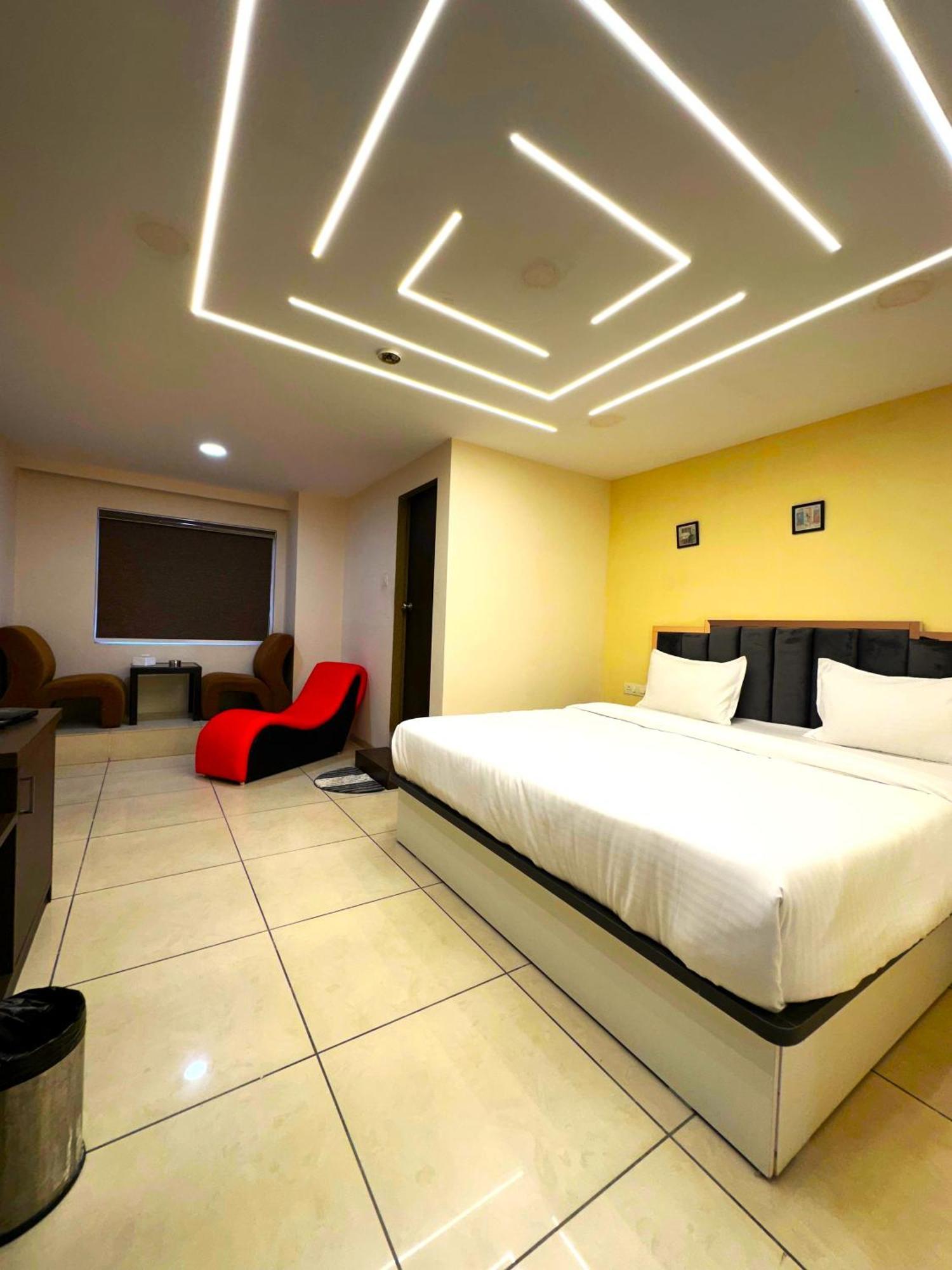 Aundh Elite Stay Пюн Екстериор снимка