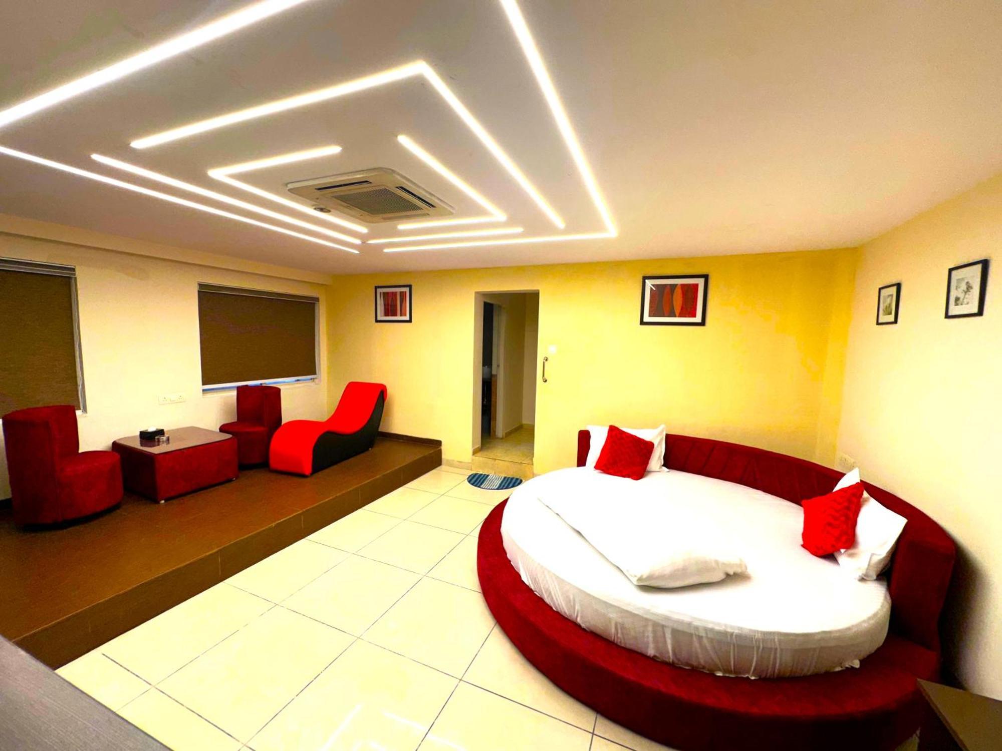 Aundh Elite Stay Пюн Екстериор снимка