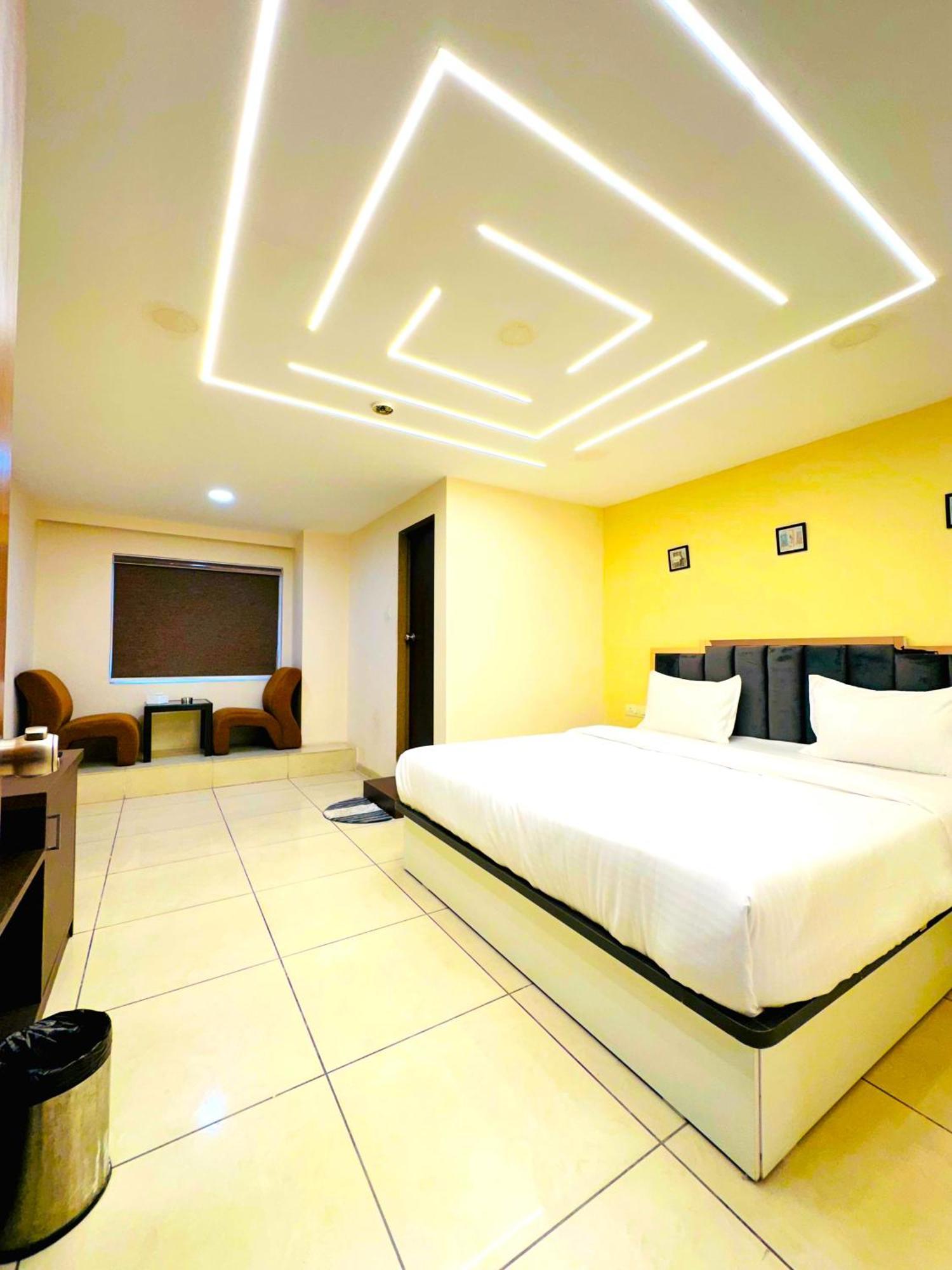 Aundh Elite Stay Пюн Екстериор снимка