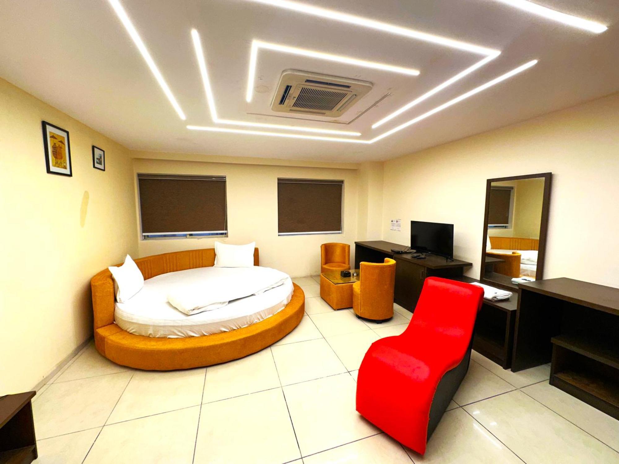 Aundh Elite Stay Пюн Екстериор снимка