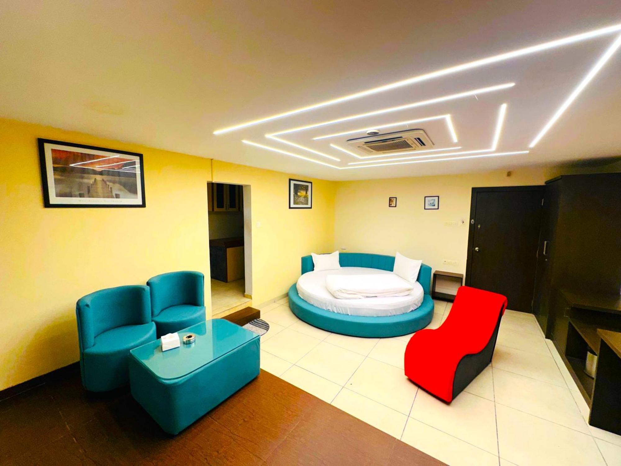 Aundh Elite Stay Пюн Екстериор снимка