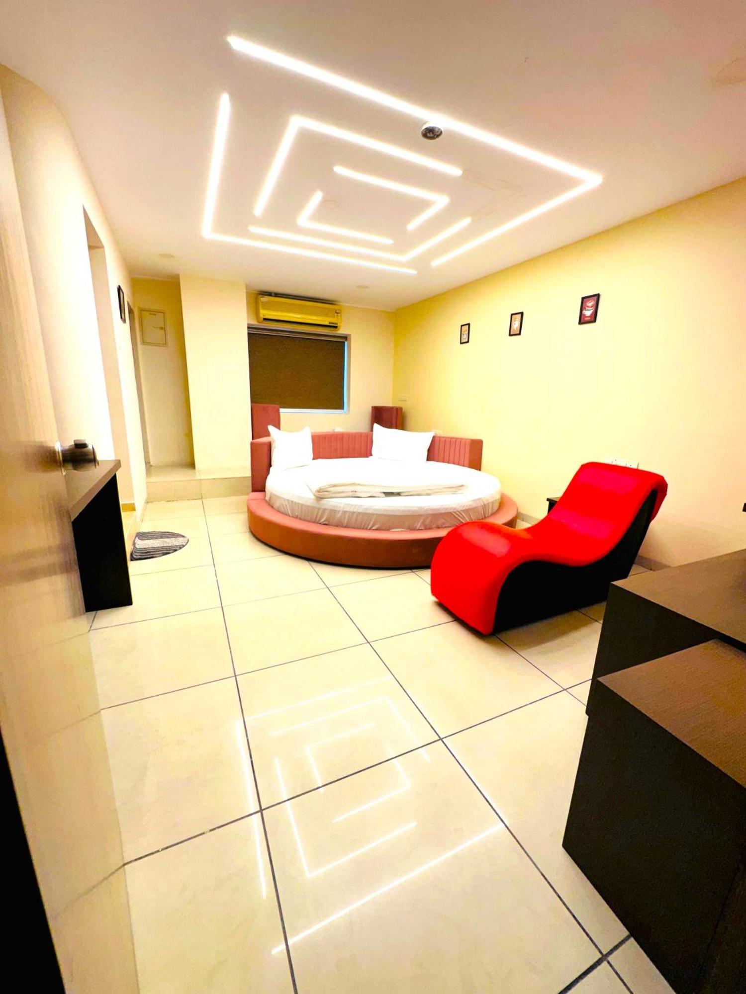 Aundh Elite Stay Пюн Екстериор снимка
