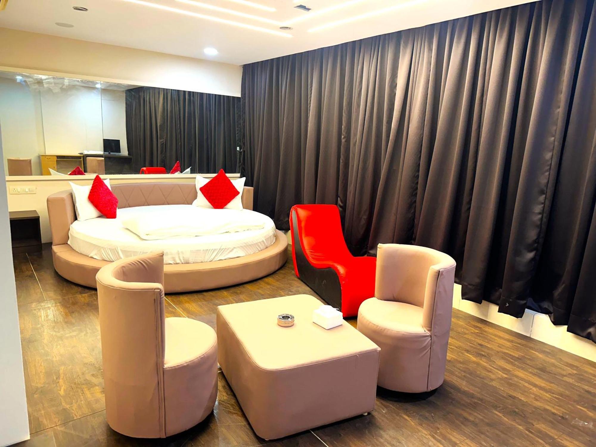 Aundh Elite Stay Пюн Екстериор снимка